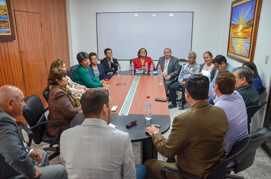 DÍA 16 RECTORA SE REÚNE CON EMPRESARIOS FOTO11 copia