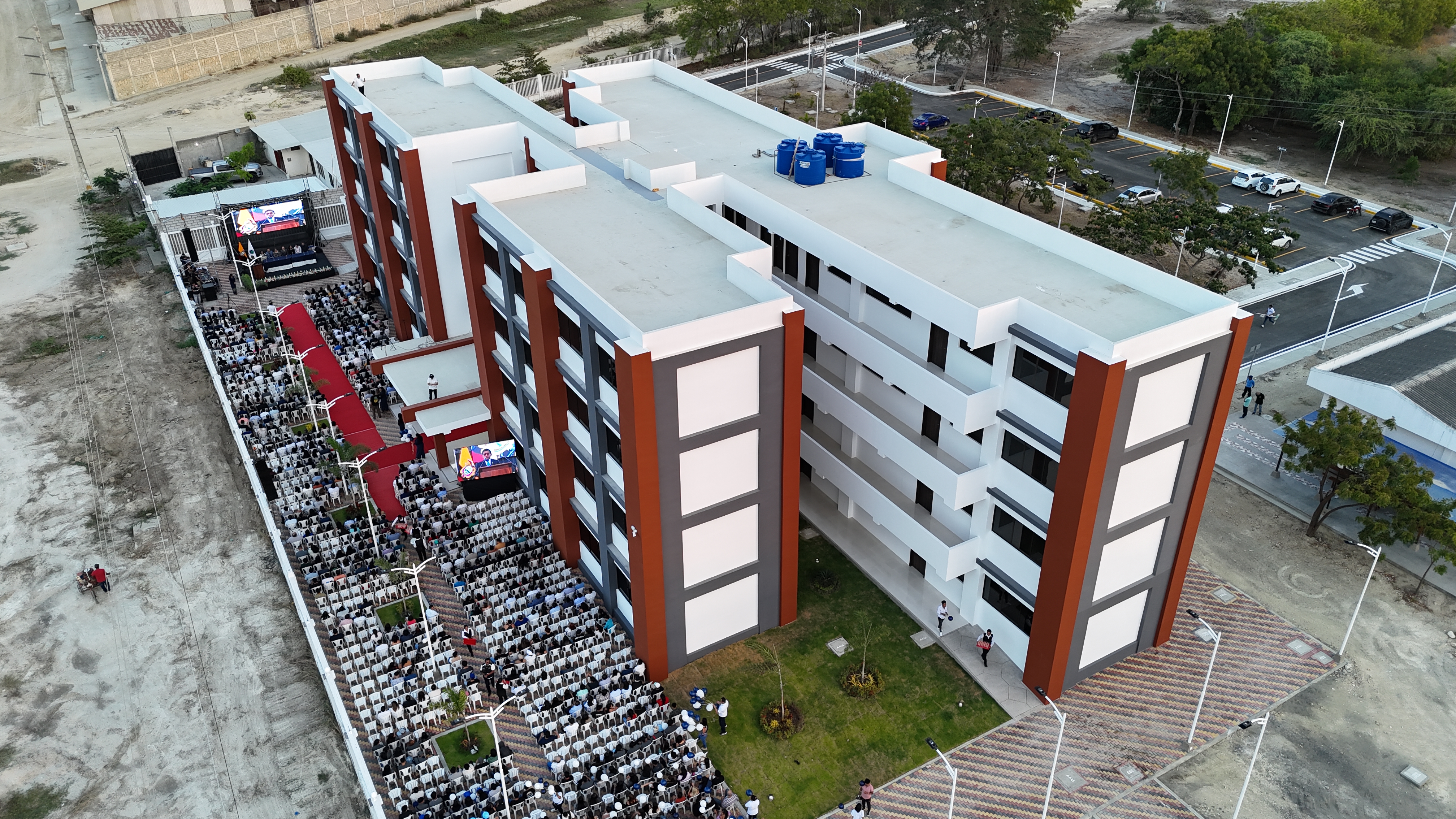 LA UPSE INAUGURÓ DOS MODERNOS EDIFICIOS PARA AULAS, QUE EVIDENCIAN SU ...