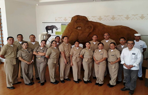 oficiales de corbeta de la Academia Naval de Guerra de Guayaquil