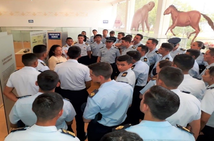 8 ESCUELAS NAVALES